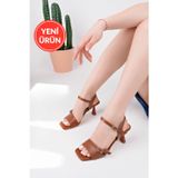 Marshetta Shoes Talia Model Taş Toka Detaylı Bilekten Bağlamalı Taba Kadın İnce Topuklu Günlük Açık Ayakkabı