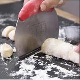 Marsilyan- Paslanmaz Çelik Hamur Kesme ve Şekillendirme Spatulası - Renkli - standart