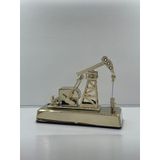 Masa Üstü Plaket Petrol Pompası Hareketli Altın Kaplama Abs 26x22x9cm 2 Adet Kalem Pille Çalışır Maket