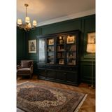 Mat siyah Renk Vitrin Kitaplık Dolabı 200x200x40 cm | Üst Bölüm 4 Camlı Kapı, Alt Bölüm 4 Çekmece, Dekoratif Metal Kulplar, Ofis ve Salon Kullanımı, Modüler Üst+Alt Yapı