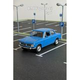 Mavi 1:36 Ölçek Die Cast Kapıları Açılır Lisanslı BMW 2002 Ti Oyuncak Metal Model Araba
