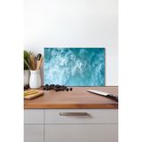 Mavi Köpüren Deniz Dalgası Cam Kesme Tahtası , Silikon Ayaklı, Isıya Kırılmaya Dayanıklı, Sunum Kesim Tablası - 23 x 35 cm