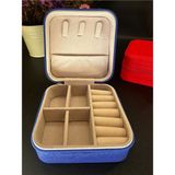 Mavi Seyahat Takı Organizeri, 9X9CM, Şık ve Kullanışlı Taşınabilir Tasarım - Ahşap - Ceviz