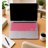 McStorey MacBook Pro Klavye Koruyucu US Amerikan Düz Enter – Touch Bar Uyumlu – 13 inç A2251 A2289 A2338 (M1/M2) – 16 inç A2141 – Ultra İnce Pembe
