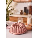 Mediterian 24 cm Pembe Döküm Kek Kalıbı, Şık ve Dayanıklı Tasarım