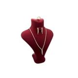 Megass Dekor Londra Model Süet Kumaş Bordo Renk 28/ 22 Cm Takım Kolye-Küpe-Yüzük Sergileme Mankeni