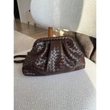 Melecco En Trend: Örgü Detaylı Kapitone Postacı / Clutch Çanta | Omuz Askılı Şıklık - Acı Kahve
