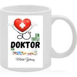 Melisa Hediyelik Kişiye Özel Tasarlanabilen Doktor Temalı Hediyelik Kupa Bardak (Isim Yazılmaktadır) - Beyaz