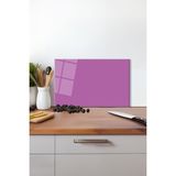 Menekşe Rengi Cam Kesme Tahtası, Silikon Ayaklı, Isıya Kırılmaya Dayanıklı, Sunum Kesim Tablası - 30 x 45 cm