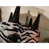 MERCAN MOBİLYA LEOPAR DESEN PUF BENC 42 CM SİYAH AYAK