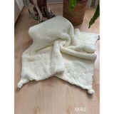 Meriç Bebe El Örgüsü Ponpon Detaylı Kalın Peluş Bebek Triko Battaniye 85*95 cm - Açık Gri