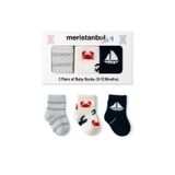 Meristanbul Baby ile Yaz Macerası Başlasın! | Erkek Bebek 3’lü Deniz Temalı Kutulu Çorap Seti – Yengeç, Yelkenli ve Gözlük Desenli – 0-12 Ay – Pamuklu ve Nefes Alabilir (Yengeç Yelken Gözlük, 3-6 Ay)