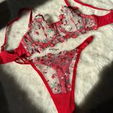 Merlif Lingerie Büyük Beden Kırmızı Çıtır Desen Çiçekli Iç Çamaşır Takımı Kadın Bralette Balenli Sütyen & Tanga String - 90C - 00A-kırmızı