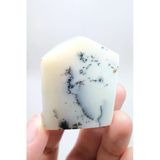 Merlinit Cilalanmış Serbest Form - Kar Berraklığında Mavi-Siyah Dendritik Opal Cep Taşı