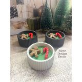 Merz Design Decor Dekoratif Beton Saksıda Yılbaşı Temalı Kurabiye Adam ve Baston %100 Doğal Vegan Soya Wax Mum - Beyaz