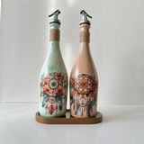 Mes Reves Design Özel Tasarım Düşkapanı Desenli Sunum Stantlı 2'li 750 ml Zeytinyağı Sıvıyağ Şişesi Yağdanlık Yağlık - Renkli