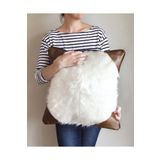 Metinev Kenarı Suni Deri Ortası Peluş Kirlent Kılıfı Beyaz 45 X 45