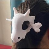 Mey İthalat Cubone Skull Hair Pin - Temalı Kafatası Saç Tokası, Cosplay ve Gotik Tarz Saç Aksesuarı, El Yapımı Tasarım Saç Çubuğu Tarak Toka 2 Adet