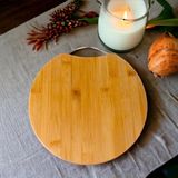 Mey İthalat Deconox Bambu Kesim Sunum Tahtası Yuvarlak 28 * 28 * 1,5 Cm, Asma Aparatlı Kesme Tahtası, Ahşap Kesme Tahtası.