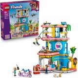 Mey İthalat LEGO Friends Heartlake Şehri Friends Kulüp Evi 42689 – 8 Yaş ve Üzeri Çocuklar Için Autumn, Nova, Aliya, Leo ve Liann Mini Bebekleri ile Hayvanlar Içeren Oyuncak Yapım Seti, Hediye Fikri (794 Parça)