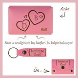 Miaju Koyu Turkuaz, Sevgilinize Romantik ve Kişisel Bir Hediye! Isme ve Harfe Özel Cüzdan & Anahtarlık Set - Pembe
