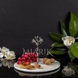 Miarik Design Dekoratif Tek Katlı Sunumluk Doğal Beyaz Mermer Kurabiyelik & Pastalık
