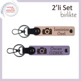 MiaWiki Fotoğraf Makinesi Figürlü İsme Özel Anahtarlık, Standart, MH-KAN-39928x2, yavru ağzı-mor menekşe, üniseks-yetişkin