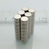 Mıknatıs Market 20 Adet 8 x 5 mm Yuvarlak Güçlü Neodyum Mıknatıs Çap 8 mm Kalınlık 5 mm - Gümüş