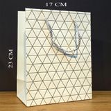 mikudesign Beyaz Geometrik Desenli Orta Boy Karton Hediye Çantası 1766574361308