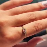 Minimal Altın Yüzük - 14 Ayar Altın Mekik Ruby Taşlı Minimal Yüzük