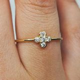 Minimal Altın Yüzük - 14 Ayar Altın Minimal Papatya Swarovski Taşlı Yüzük - Papatya Altın Yüzük