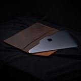 Minimal X Design Minimal x Apple Macbook Kılıfı - 13 Inç ve 16 Inç Uyumlu - Gerçek Deri ve El Yapımı - Hakiki Deri ve Yüksek Kalite - 13 inç Uyumlu - Crazy Taba