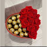 Mirabella Gift Kırmızı Kalpli Kutuda Ferrero Rocher Çikolata ve Kırmızı Gülden Oluşan Hediye Kutusu Sevgililer Günü , Anneler Günü, Doğum Günü