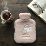 MiraLive Hello Everyone Yazılı Kurdeleli Pembe Peluş Sıcak Su Torbası 1 Lt – Yumuşak Kılıf, Uzun S� - 1 Ay