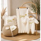 Moda Lime Isme Özel Gold Yazılı 5'li Hastane Çıkışı Seti - 4 Kat Müslin Yenidoğan Bebek Seti (Tulum, Battaniye, Yastık Kılıfı, Şapka, Eldiven) - Ekru