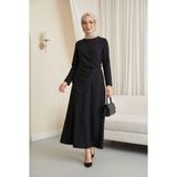 Moda Morfo Çapraz Alerli Tokalı Yuvarlak Yaka Ithal Krep Elbise -Siyah - 40