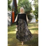 Moda Saten Şifon Drapeli Tesettür Elbise – Kemer Detaylı, 145 cm Maxi Boy, Zarif ve Akıcı Tasarım - Siyah - Krem - 38
