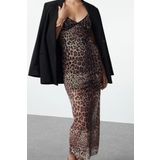 Moda Stil Fitted V Yaka Midi Boy Vücuda Oturan Leopar Desenli Tül Dokuma Elbise