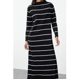Moda Stil Relaxed Dik Yaka Maxi Boy Tesettür Çizgili Triko Elbise