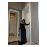 Modafeminen ESNEK SİMLİ KADİFE KARE YAKA TAŞ VE KEMER DETAYLI ABİYE ELBİSE 583122 SİYAH