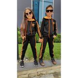 Modavals Adidas Nakişli Şeritli Kapişonlu Garson Beden Unisex Çocuk & Kardeş Kombin Eşofman Takimi - 5 - 6 Yaş - Siyah Turuncu