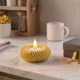 Modern Tasarım LED Tealight Yuvarlak Sarı Mumluk – Dekoratif Masa Üstü Aksesuarı Sarı