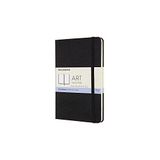 Moleskine Orta Boy 11,5 x 18 cm Sanat Eskiz Defteri, Çizim için Eskiz Defteri, Kalem, Pastel, Dolma Kalem ve Markerlar için Uygun Kağıt, Sert Kapak, Renkli Siyah, 88 Sayfa