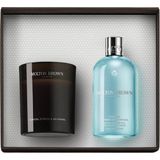 Molton Brown Coastal Cypress-Sea Fennel Lüks Mum ve Duş Jeli Hediye Seti - 300 ml