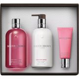 Molton Brown Fiery Pink Pepper Lüks Vücut ve El Bakım Hediye Seti - 300 ml