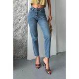Mom Fit Kar Yıkama Bıyık Detaylı Jeans Pantolon D2006