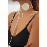 monalisatoka Kadın Krem Saten Gül Choker Kolye