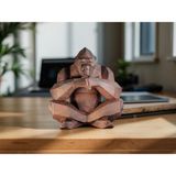 Monarch Art Goril Figürü – Sessiz Güç ve Bilincin Temsili | Modern Dekoratif Obje (12 Cm) - Kahverengi