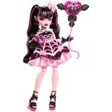 MONSTER HIGH ® DOĞUM GÜNÜ™ DRACULAURA™ Bebek Parti elbiseli ve bir elinde balonla JBG74