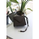 Moom Bag Acı Kahve Kapak Detaylı Askılı Omuz Çantası